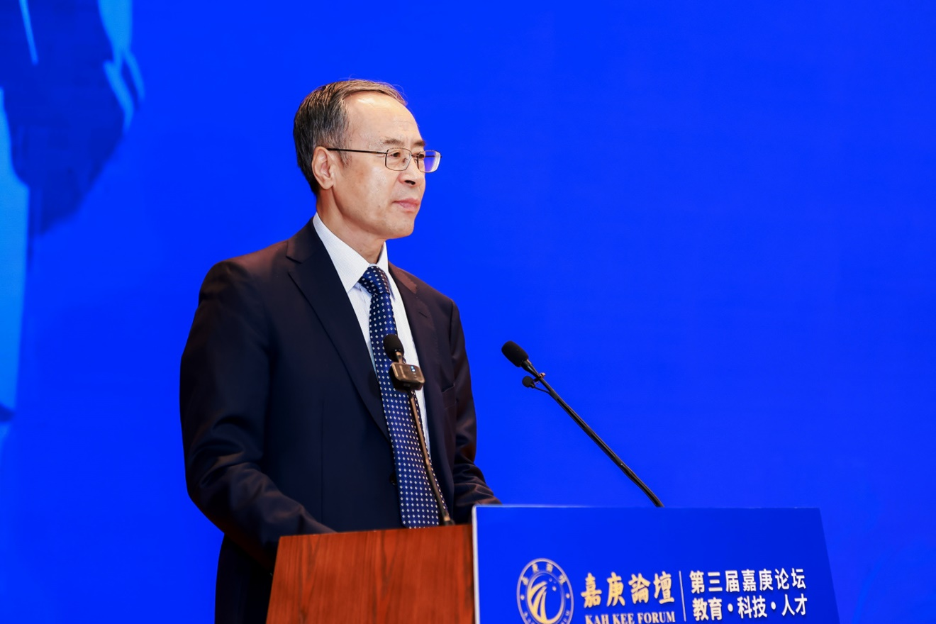 萬(wàn)立駿出席第三屆嘉庚論壇等活動(dòng)并在廈門調(diào)研